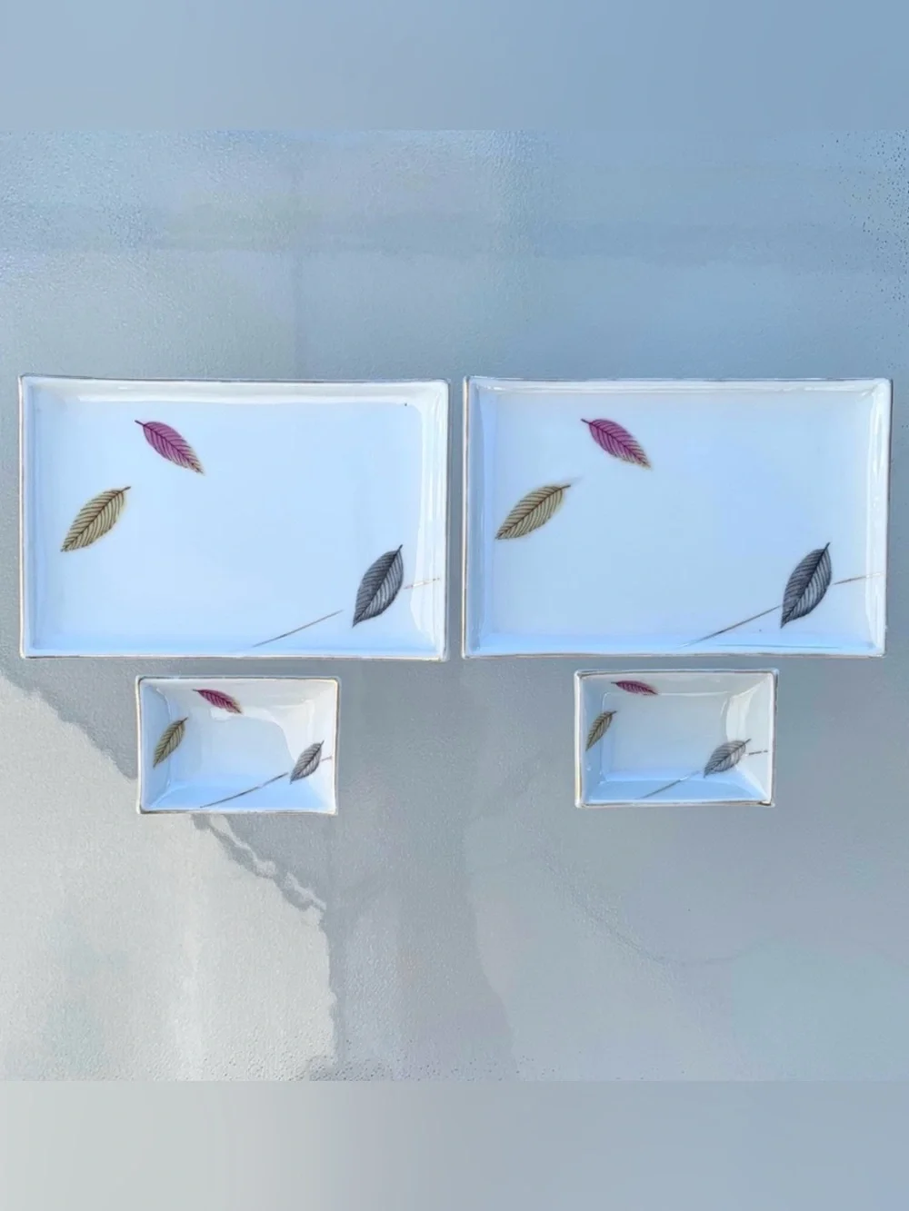 Japanese Leaf Design Ceramic Sushi Serving Plates with Sauce Bowls, 4-Piece Set - Picture 4 of 7